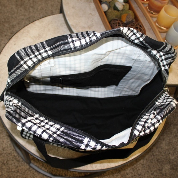 Away for the Weekender Travel Bag - Picture 11 of 12